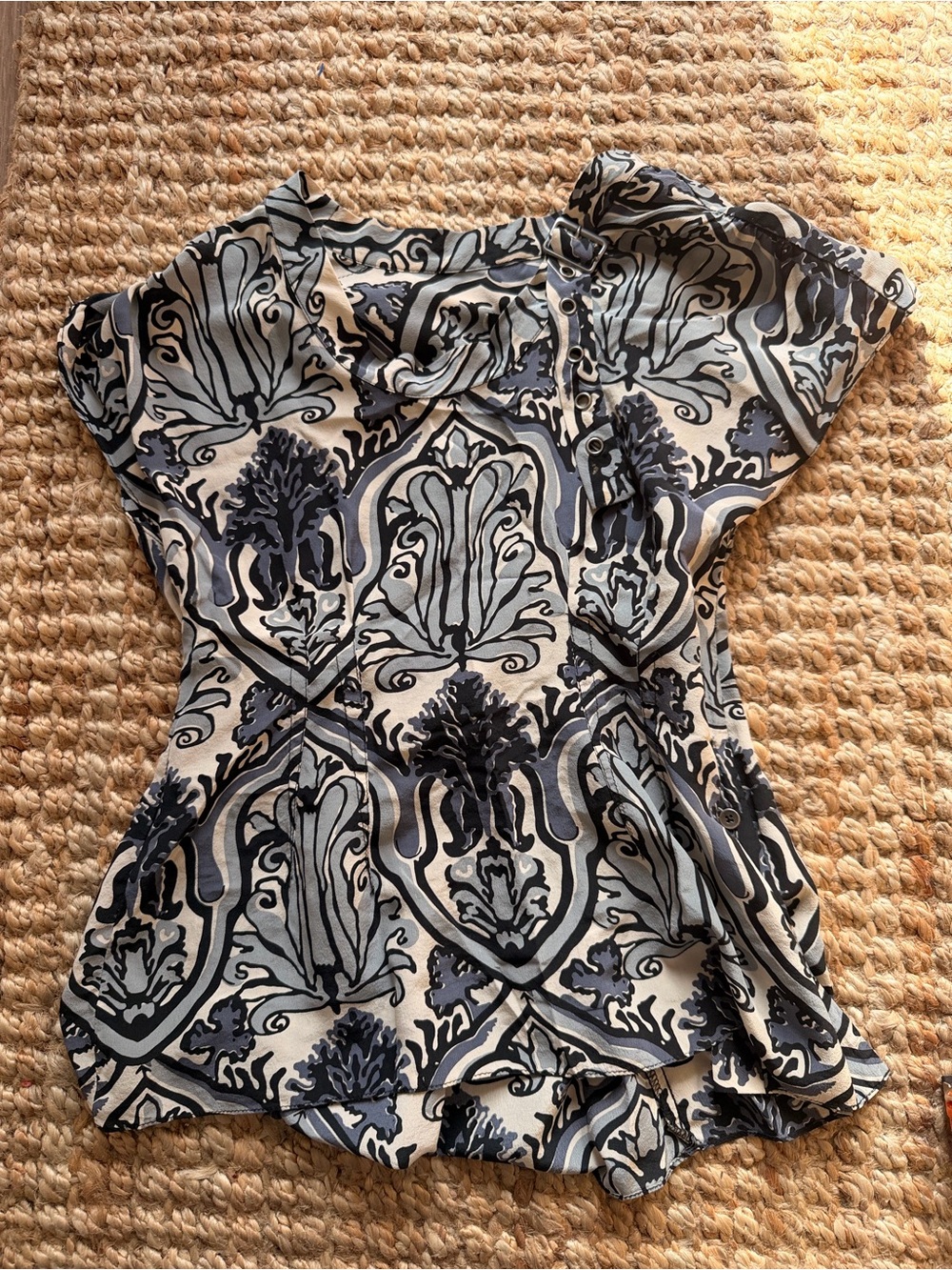 Vintage y2k 100% silk Nanette Lepore Blue and Cream Printed Flutter Sleeve Top
